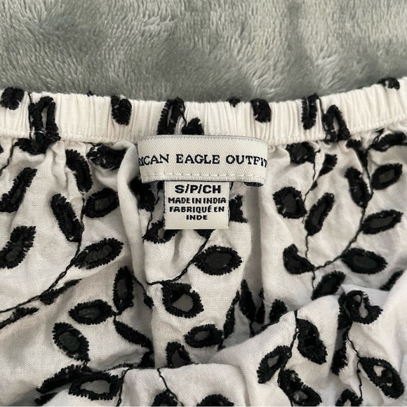 American Eagle Outfitters Embroidered Off the Shoulder Crop Top Size Small - Picture 2 of 8